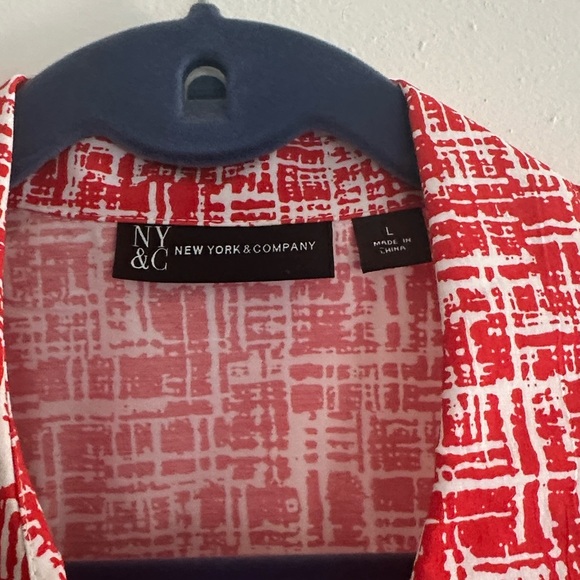 NWOT New York & Co Red Patterned Sleeveless Belted Top Size L - Picture 4 of 6